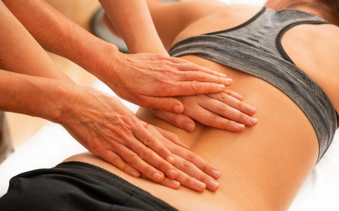 woman, back, massaged